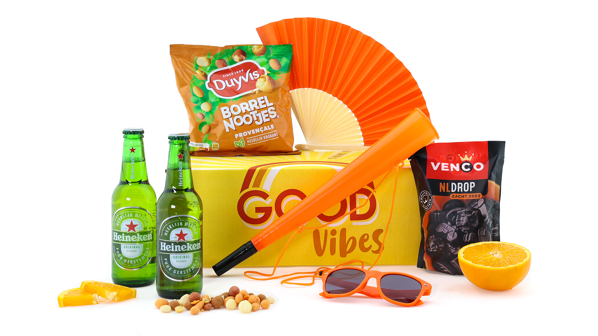 WK borrelpakket Samen Scoren met stadiontoeter, zonnebril, waaier, bier, borrelnootjes en Hollandse drop